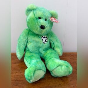 Vintage TY Beanie Buddy “Kicks” the Green Soccer Bear 1999